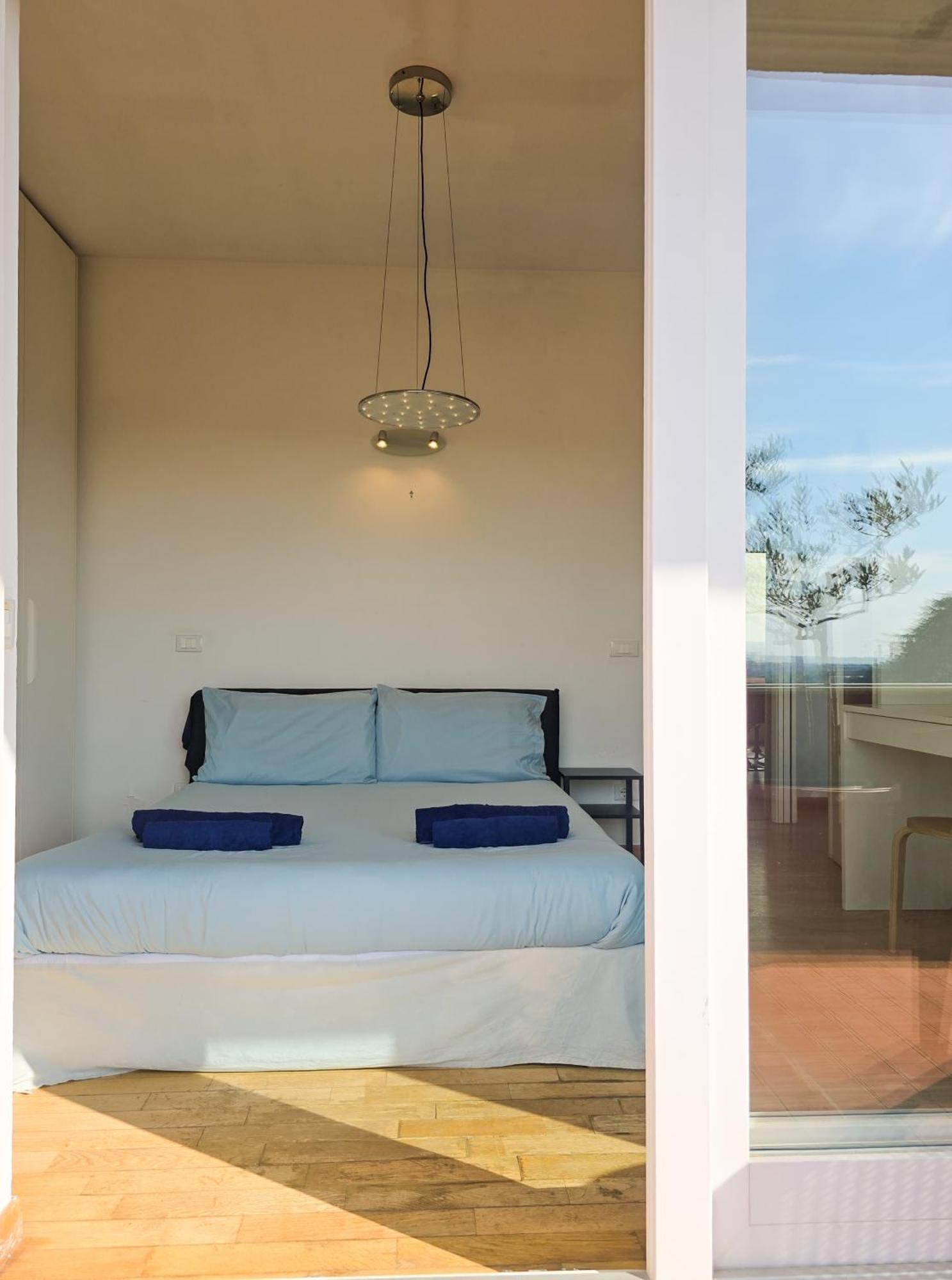 Sunset Terrace Attic Apartamento Roma